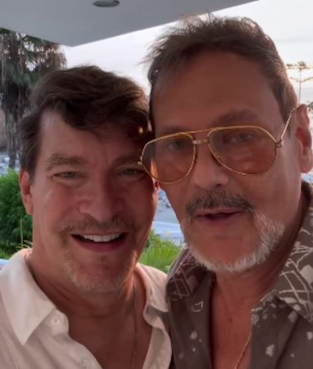Sebastián Ligarde y su esposo Jorge López Lira, llevan 35 años de relación / Instagram @amedeeligardeactor