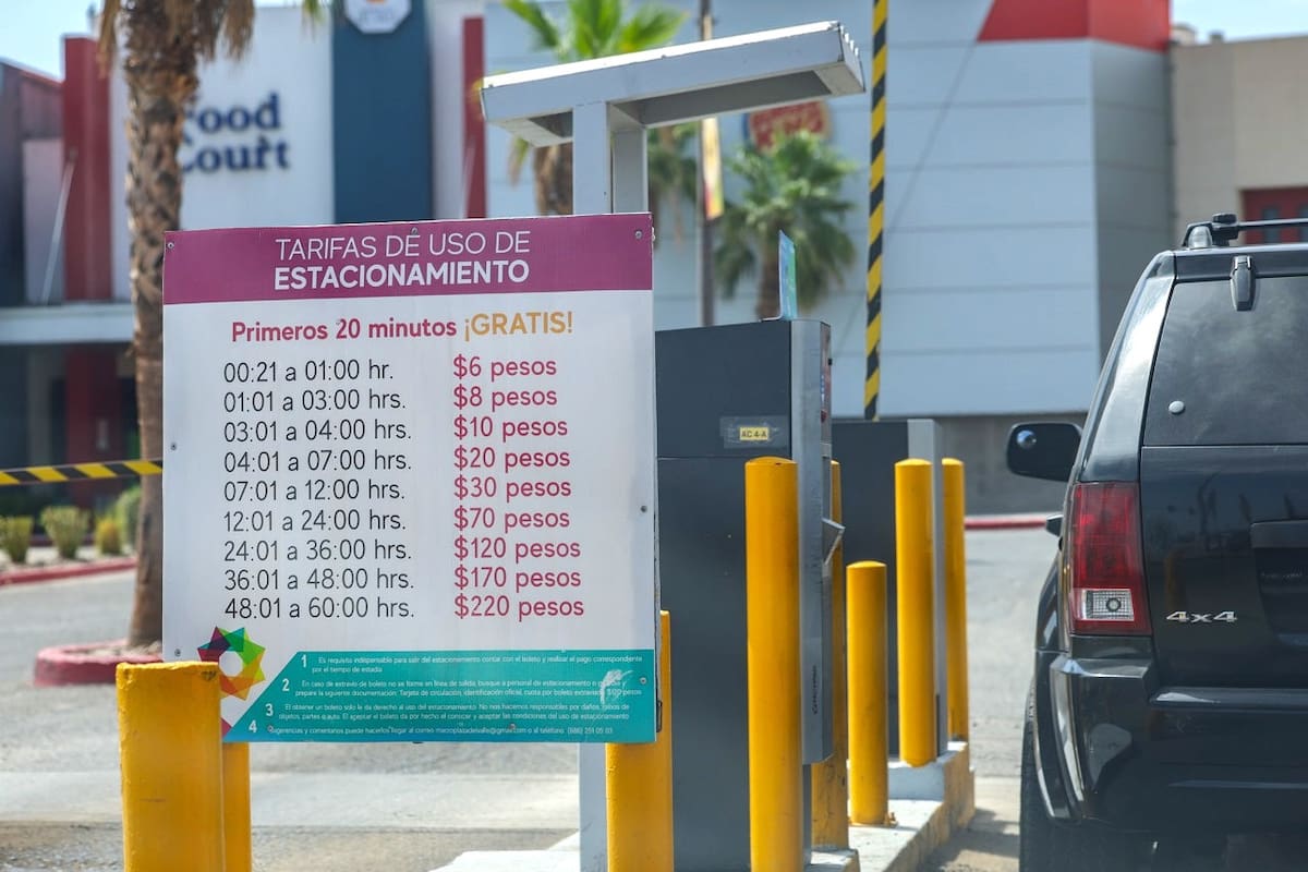 Legisladores buscan haya seguridad y seguro contra robos en estacionamientos de plazas comerciales