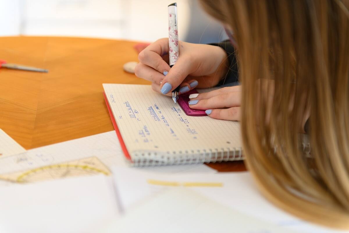 Aconsejan estudiar en casa ante la falta de clases en algunas escuelas