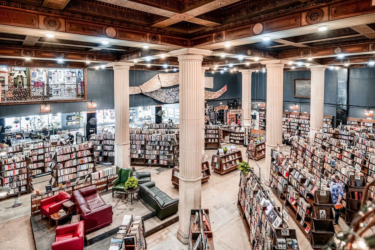 Invitan a paseo a librerías de L.A.