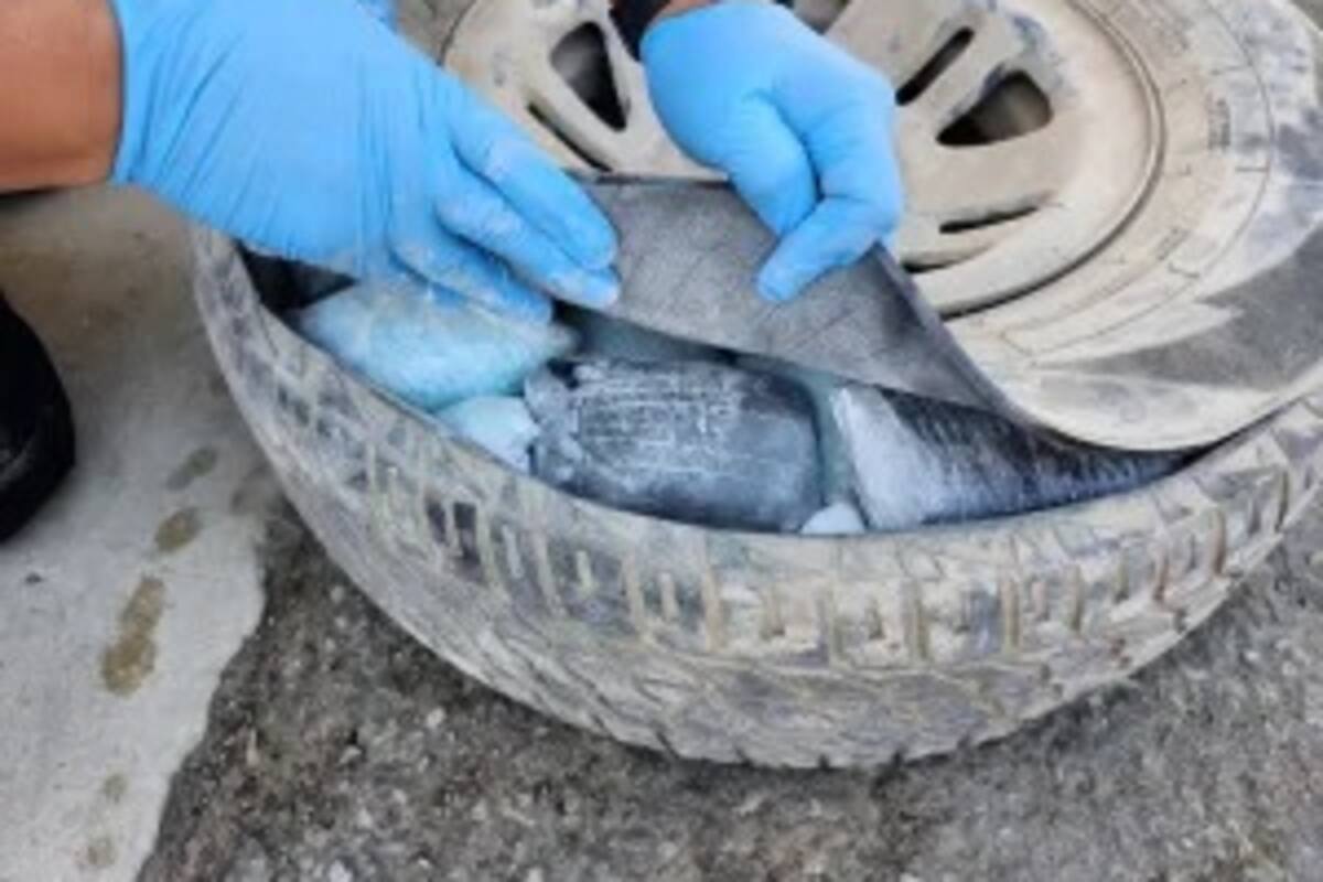 Descubren droga oculta en llanta de repuesto de camión en garita de Los Algodones