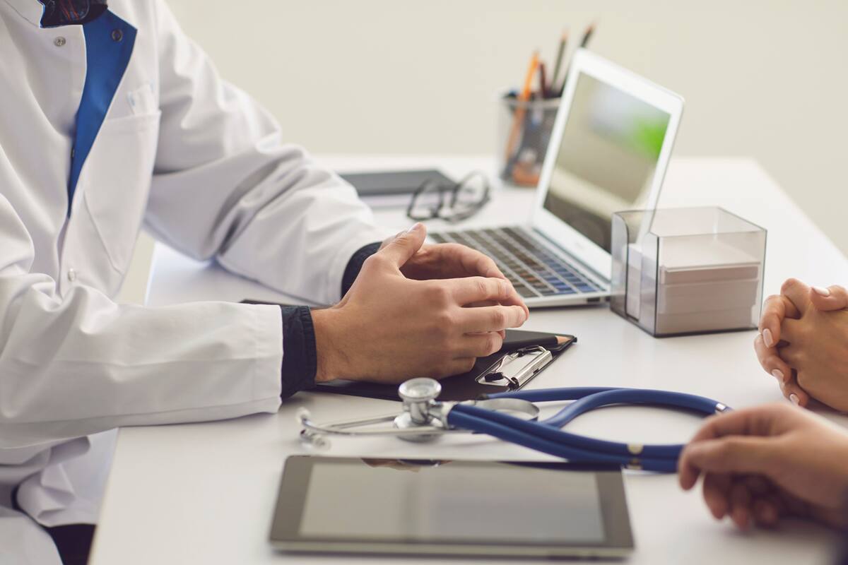Mujer australiana siente que su doctor es “perezoso” y “estúpido” por usar ChatGPT frente a ella