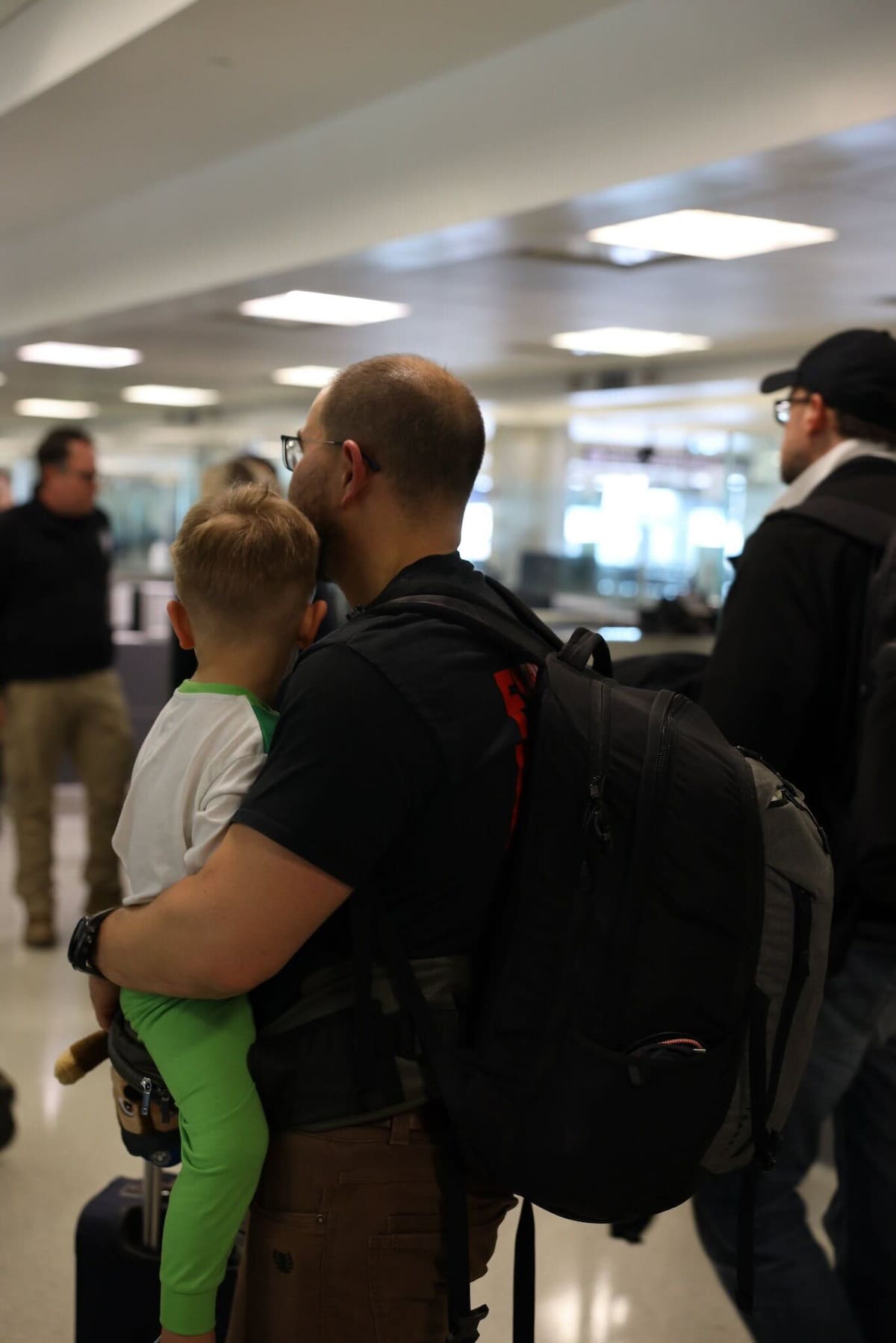 Ciudadanos estadounidenses que deseen salir del Medio Oriente deben comunicarse con el Departamento de Estado sin demora. | Department of State