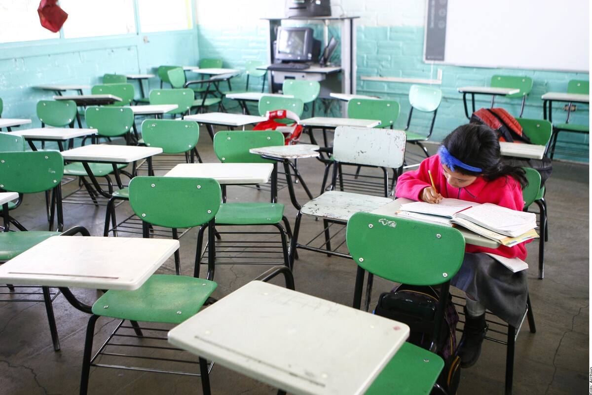 Preparan escuelas para el regreso a clases presencial en el Estado