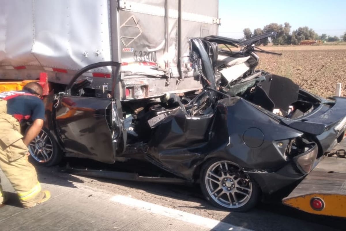 Fallecen dos hombres en choque sobre carretera rumbo a San Luis