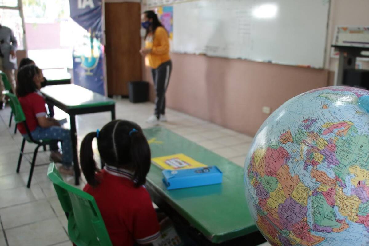 Tras regreso a semáforo amarillo en CDMX, comunidades escolares decidirán sobre clases presenciales