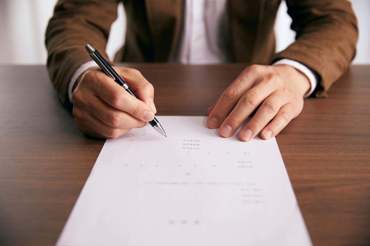 Secretaría Anticorrupción sanciona a tres empresas por proporcionar información falsa en licitaciones federales