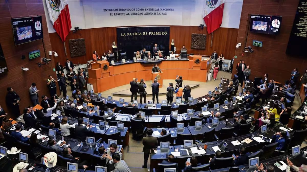 El Senado discutirá la reforma de la jornada laboral de 40 horas mientras especialistas advierten posibles impactos en derechos laborales. (El Universal)