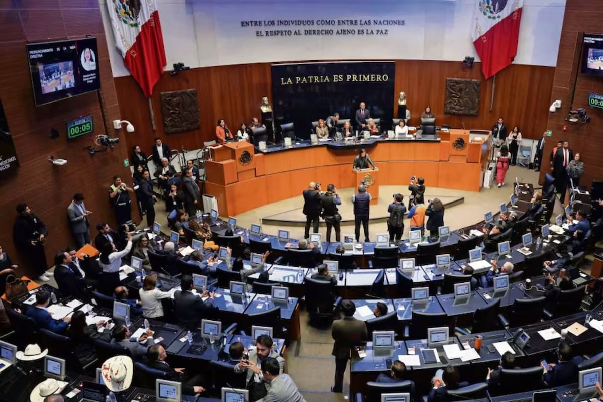 El Senado acelera la reforma de la jornada laboral de 40 horas, pero expertos advierten riesgos legales que podrían debilitar derechos clave en la Ley Federal del Trabajo