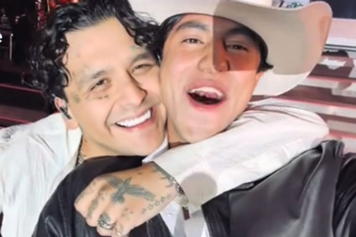Fan de Christian Nodal habla sobre el beso que le dio durante concierto en Jalisco
