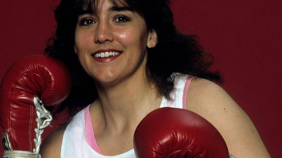 Christy Martin, conocida como "La mujer Rocky", marcó historia en el boxeo femenino al romper barreras dentro y fuera del ring.