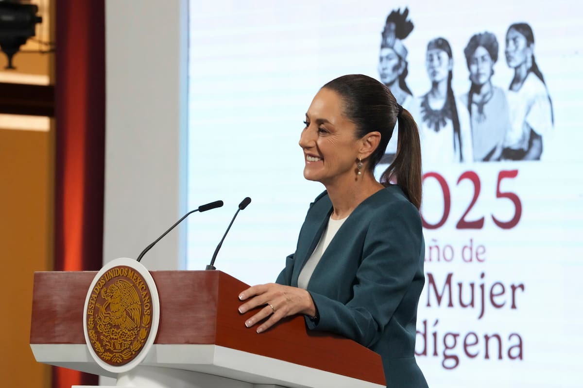 La doctora Claudia Sheinbaum Pardo, presidenta Constitucional de los Estados Unidos Mexicanos en conferencia de prensa matutina, “Conferencia del Pueblo”, en el Salón Tesorería de Palacio Nacional.| Foto: Presidencia