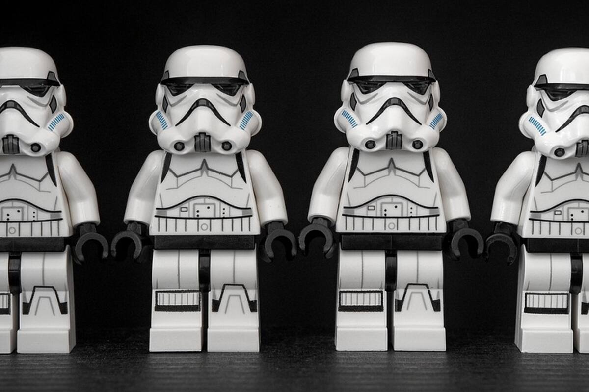 Joven es arrestado por robar figuras de 'Star Wars'