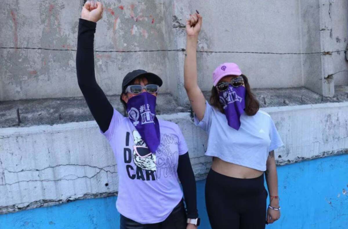 Dos estudiantes del Instituto Politécnico Nacional, comparten la manera que tomaron este proceso./ Fernanda Rojas - EL UNIVERSAL