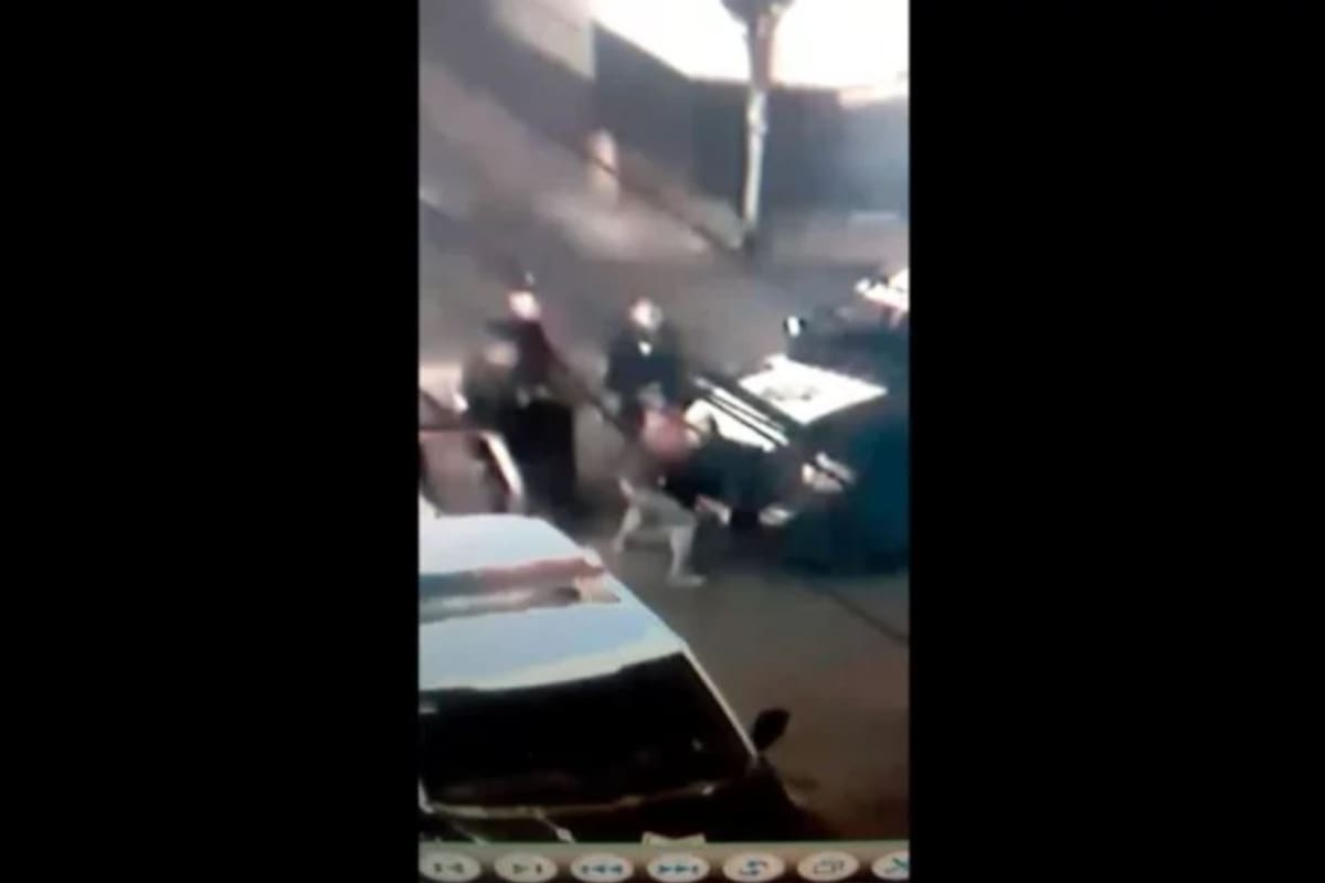 Policías aseguran a familia por grabar detención