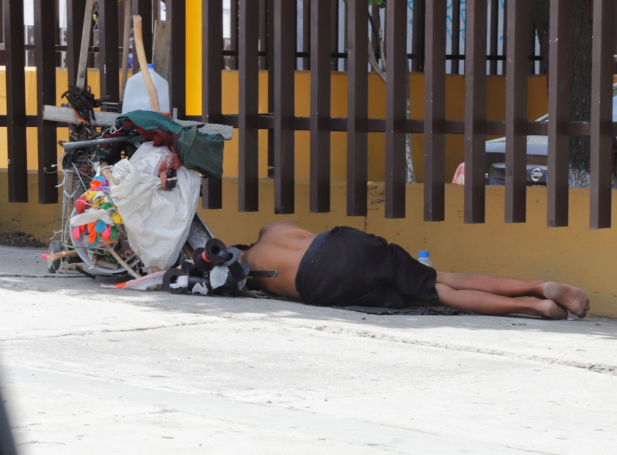 Dormir en la vía pública ya no es ilegal: Los ministros coincidieron en que no debe castigarse la pobreza. | Crédito: Especial GH