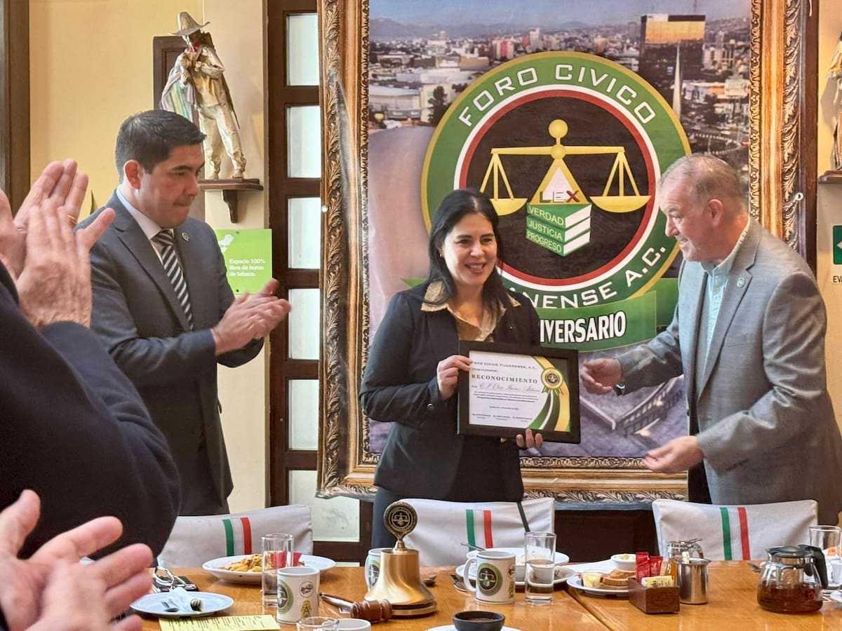 Elisa Ibáñez Aldana participó como expositora ante integrantes del Foro Cívico Tijuanense. Foto: Cortesía