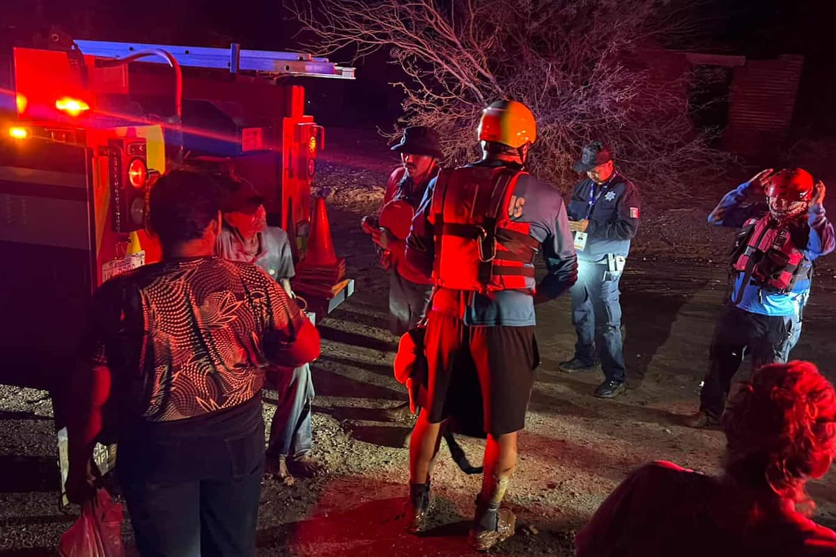 Bomberos de Hermosillo rescatan a hombre de 70 años tras quedar atrapado en una milpa