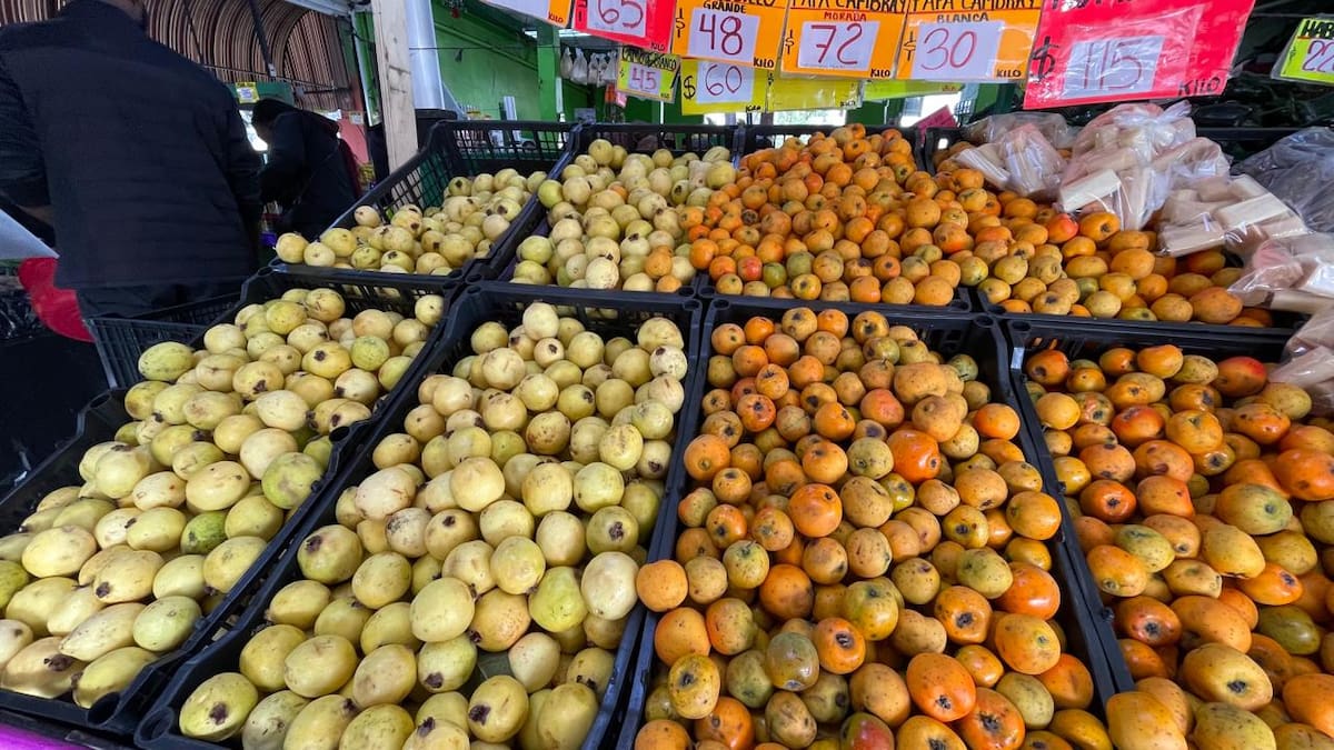 En Tijuana la venta del producto de temporada se mantiene expectante y con mayor movimiento previsto para los últimos días de diciembre, según vendedores. Foto:Michelle Castillo
