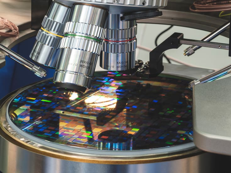 Impulsan talento en semiconductores