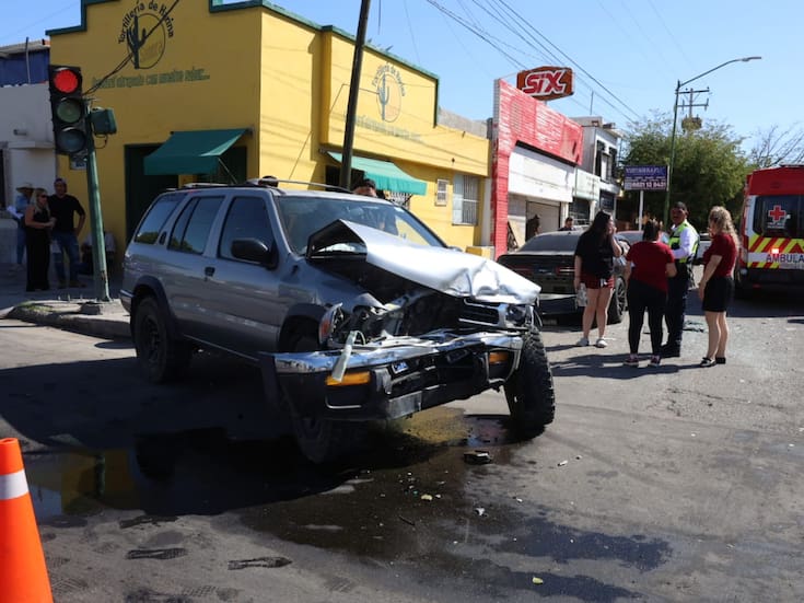 Triple choque en colonia Olivares deja un joven lesionado en Hermosillo