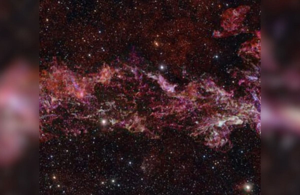 Astrónomos hacen contacto con un objeto a más de 8,000 millones de años luz de la tierra que revela cómo colisionan las galaxias más lejanas del universo ¿Señal extraterrestre o evento natural? | Cuenta de X: @konstructivizm