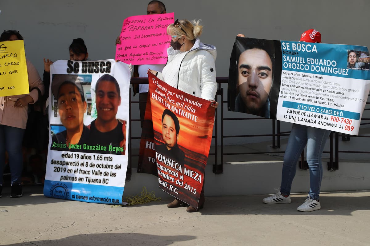 Irán colectivos de búsqueda a las escuelas