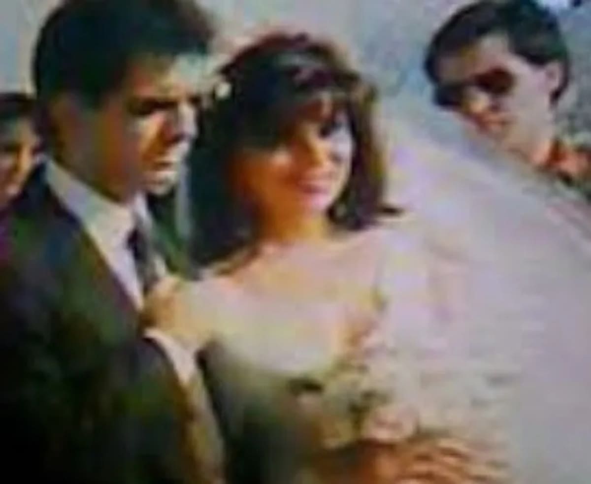 Derbez asegura que su boda con Victoria Ruffo fue falsa