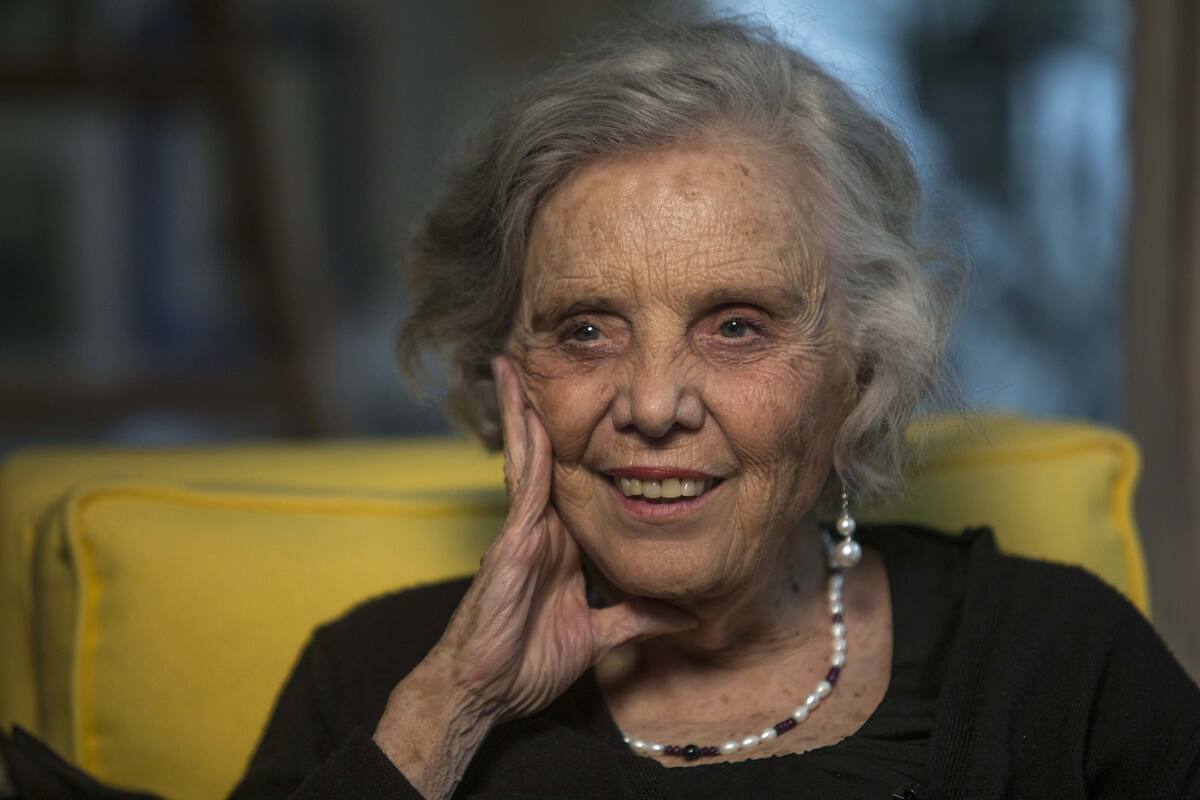 Elena Poniatowska combate la pandemia a través de la escritura