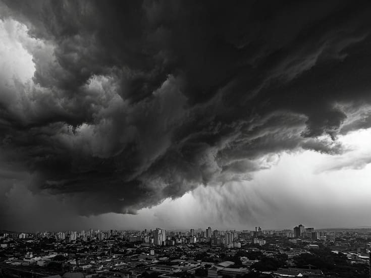 ¿Es verdad que se acerca una fuerte “tormenta negra” para varias ciudades? Esto dice de manera contundente el SMN