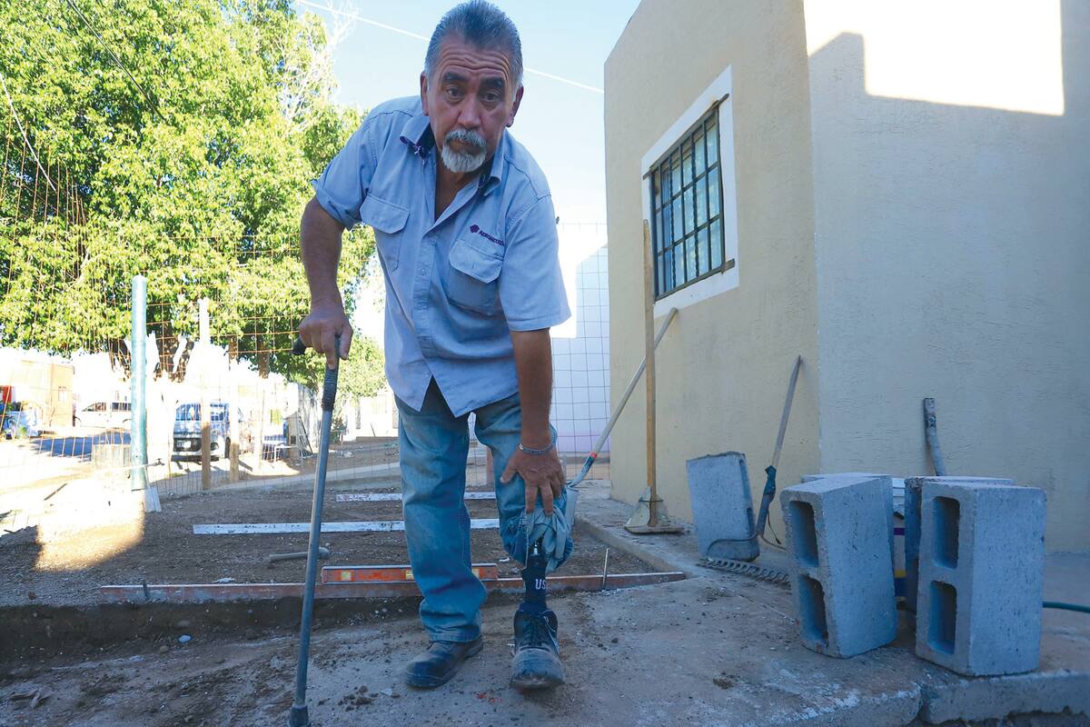 Le dicen que pida dinero, pero él lo que quiere es trabajar
