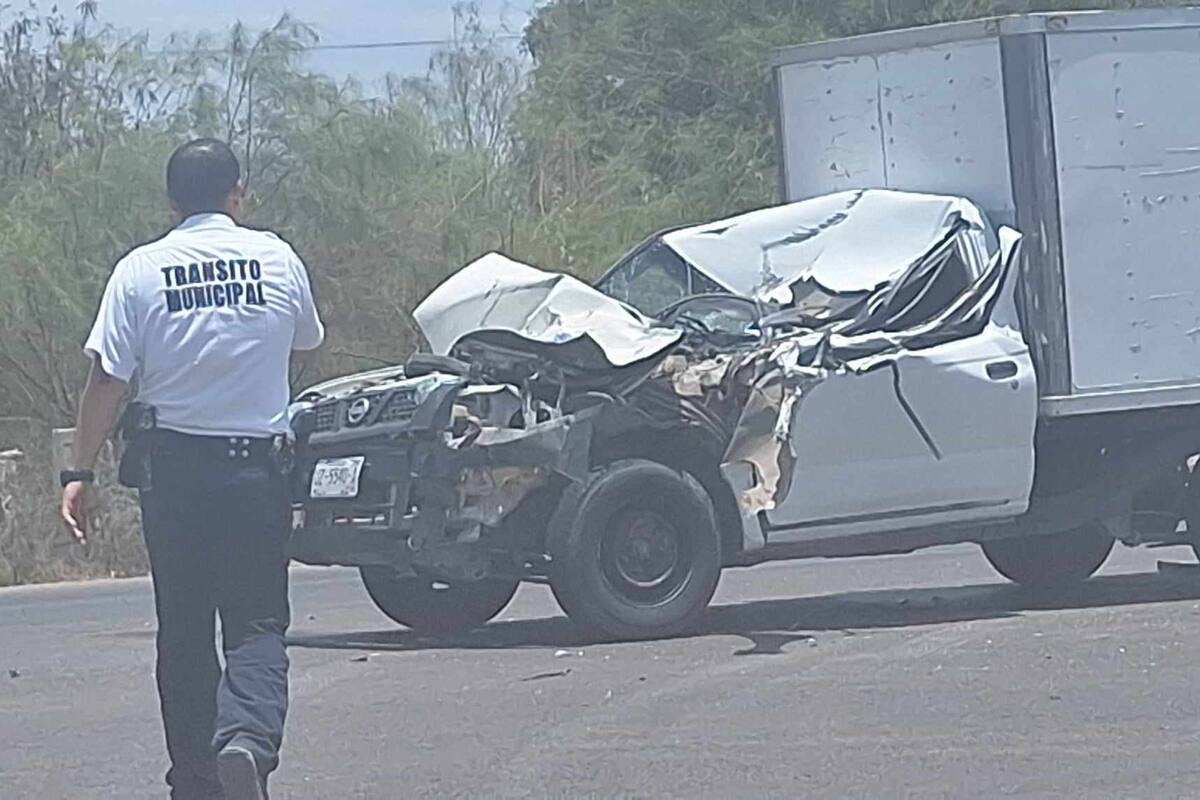 Accidente deja lesiones leves y daños materiales en Navojoa