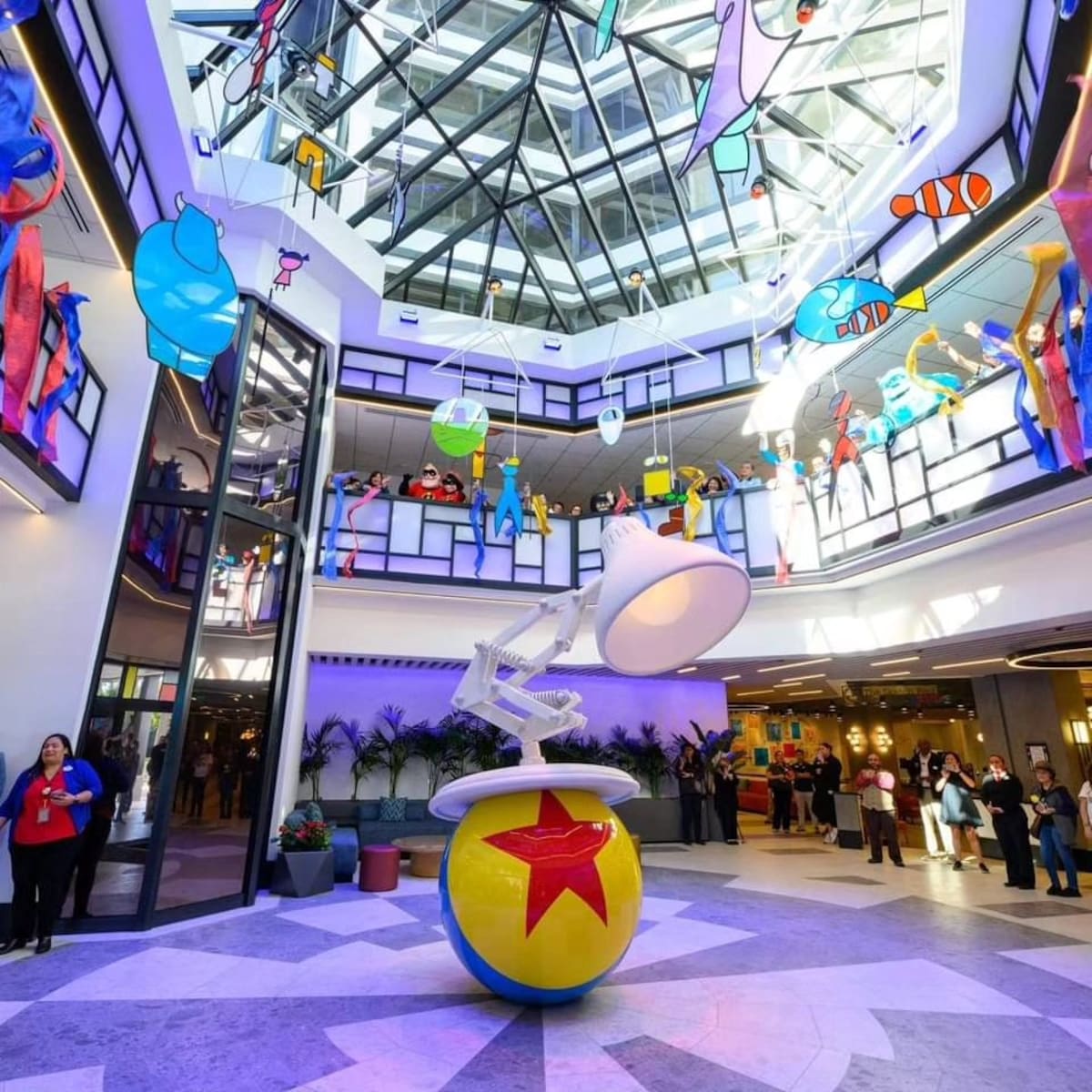 Paradise Pier Hotel es el primer hotel totalmente temático de Pixar en los Estados Unidos.