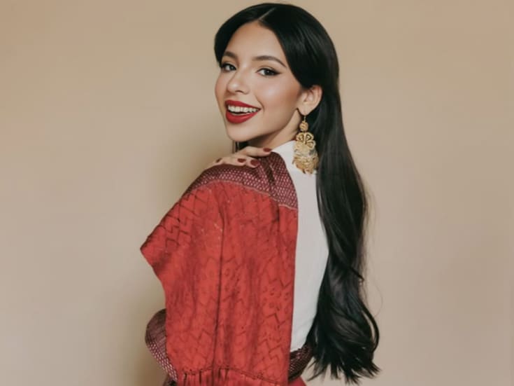 Ángela Aguilar causa polémica tras compartir el mensaje de una fan que la compara con la Virgen María