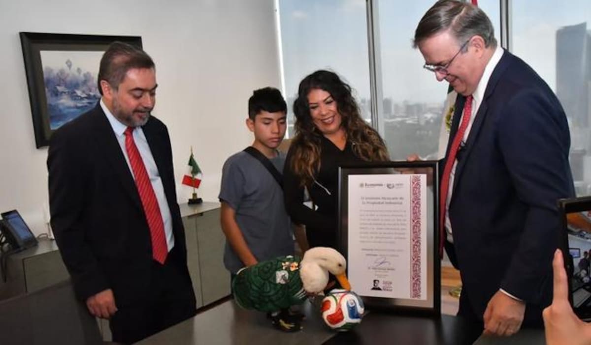 El registro de la marca del Pato Merlín abre la puerta a la comercialización oficial mientras expertos estiman que el personaje ya genera un valor cercano a los 500 mil dólares. Foto: www.gob.mx