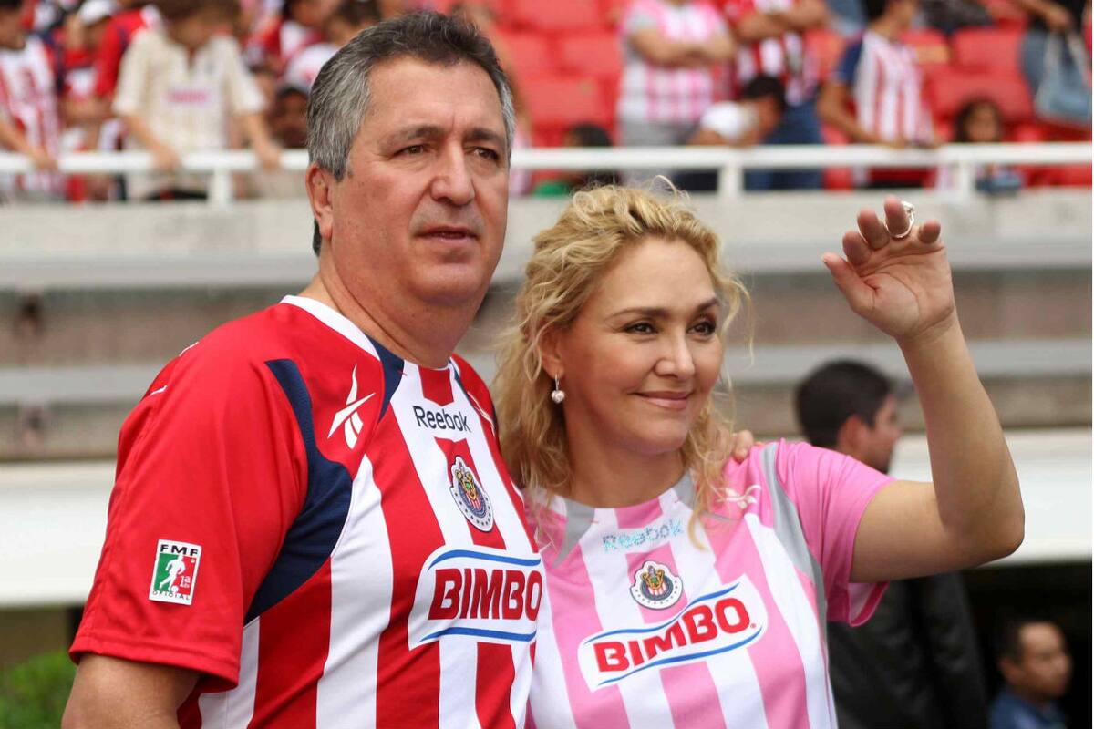 Reaparece Angélica Fuentes el día de la muerte de Jorge Vergara