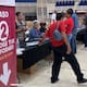 Inician entrega de uniformes gratuitos a más de 400 mil alumnos en Sonora: así será la distribución por municipios