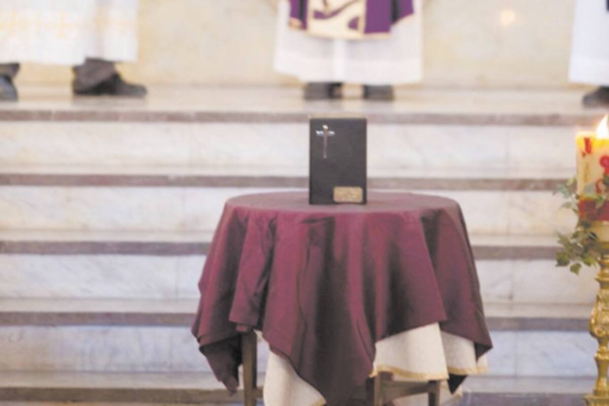 Ofician misa en memoria del padre Teodoro Pino