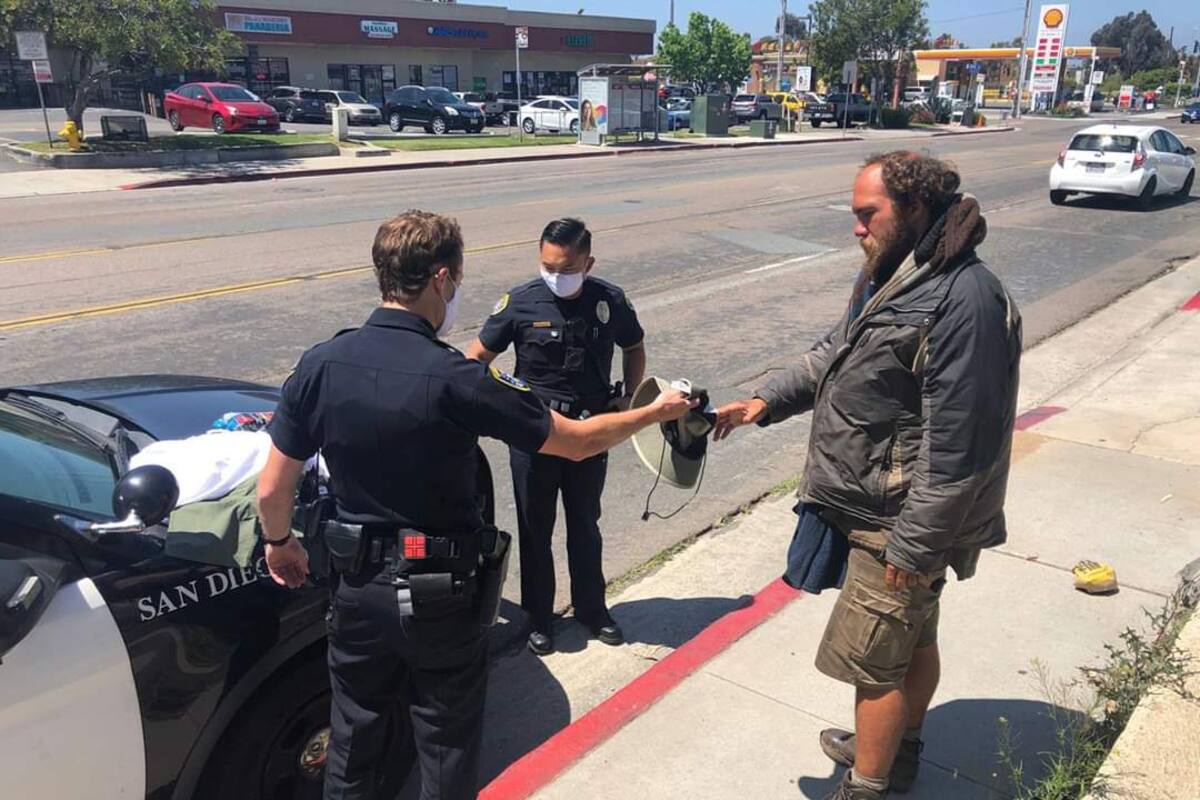 San Diego busca mejorar relaciones policía-comunidad