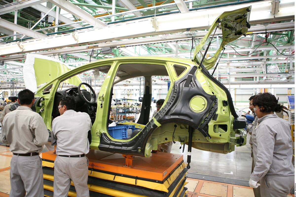 México registra 10 mil 726 nuevos puestos de trabajo en julio, informa el IMSS