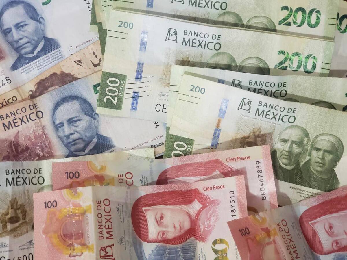 Los ahorros por sí solos no ayudarán a afrontar la inflación, porque este fenómeno económico contribuye a que el dinero pierda su poder adquisitivo