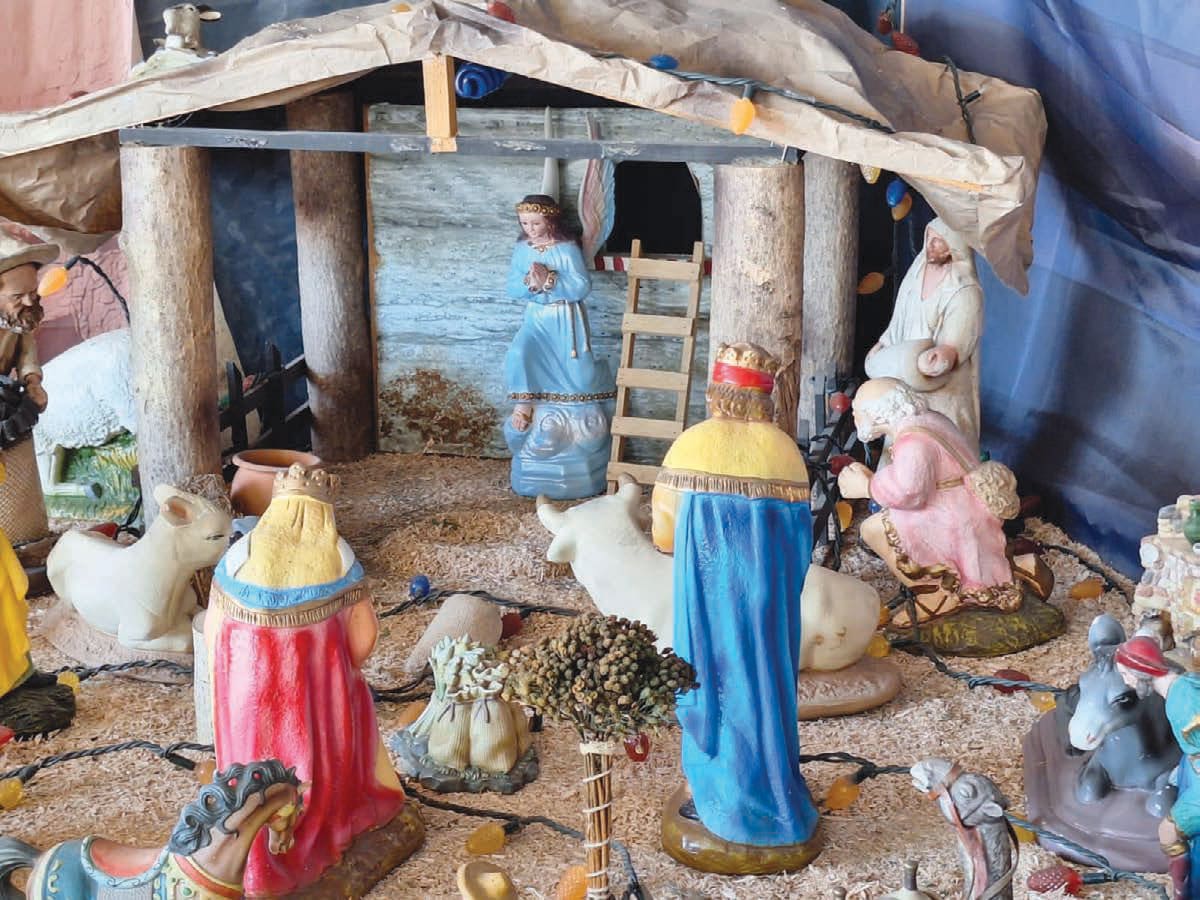 Este Nacimiento es muy especial y cuida cada detalle al momento de colocarlo. FOTO: LEONOR HERNÁNDEZ