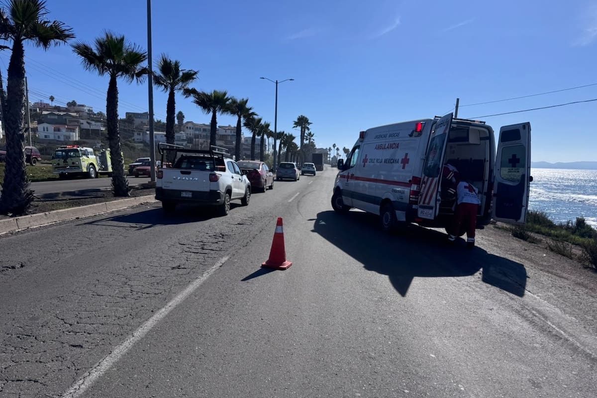 Tractocamión atropella a mujer ciclista en Ensenada