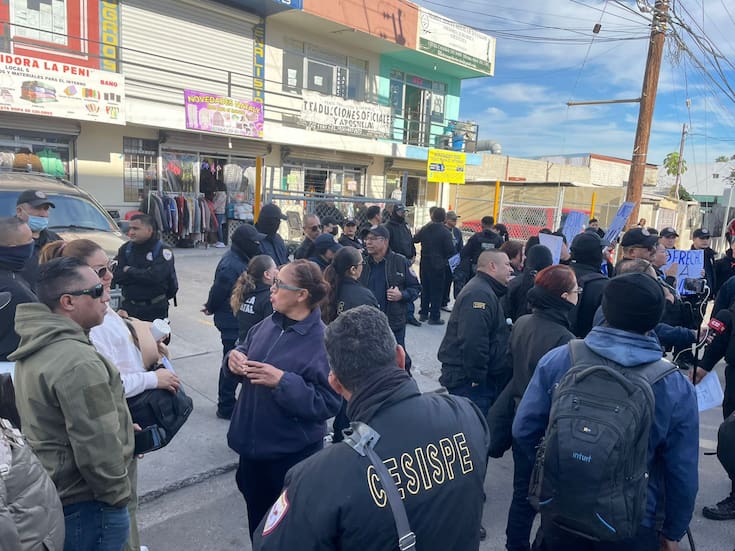 Exigen custodios de ‘La Peni’ aclaraciones por descuentos ‘fantasmas’ y aumento salarial de 25 mil pesos