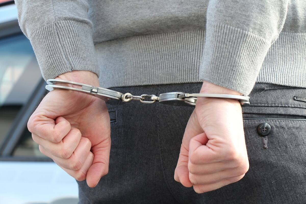 Se detuvieron dos personas por robo con violencia a comercio y daño a vehículo l Foto ilustrativa: Pixabay