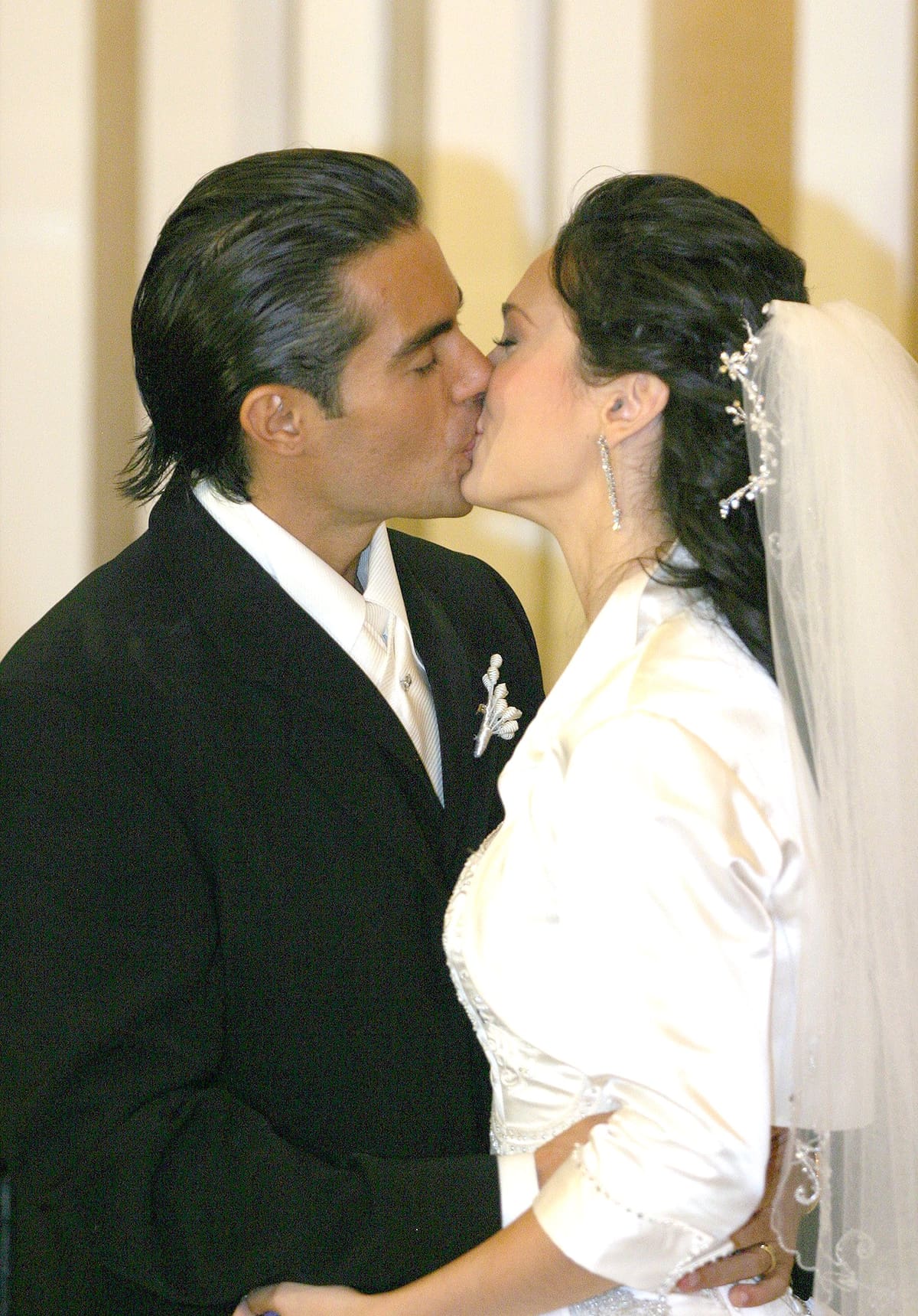 MTY70519089. Ernesto D'Alessio, durante su boda por la iglesia con Rosario Ruiz, en Monterrey, Nuevo León.
NOTIMEX/FOTO/JUAN CARLOS PEREZ/FRE/HUM/