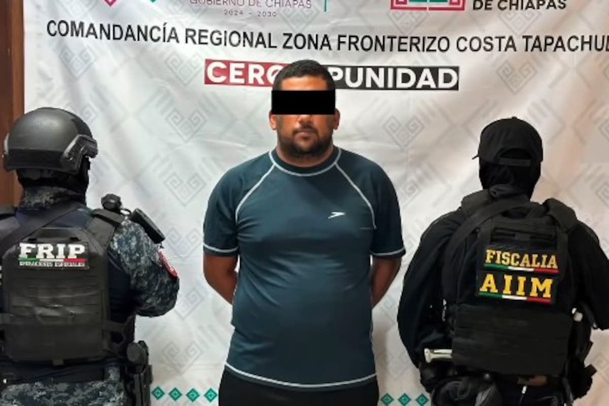 Fiscalía de Chiapas arresta a profesor tras denuncia pública en graduación por hostigamiento sexual