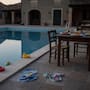 Un niño de 8 años hundió a su primo de 6 mientras jugaban en una piscina y el pequeño murió; su padre mató al sobrino y el padre del menor respondió apuñalando mortalmente a su cuñado