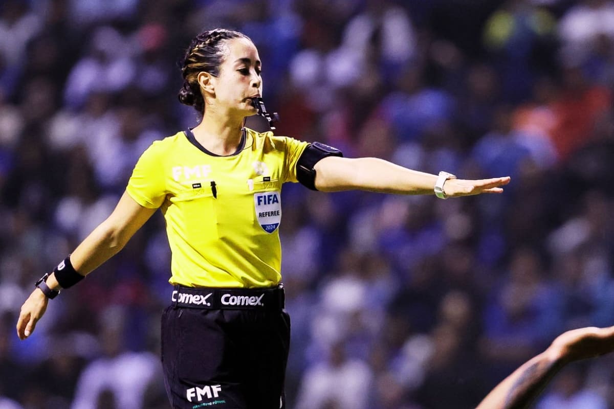 Katia Itzel García, árbitra mexicana, es nombrada sexta mejor del mundo