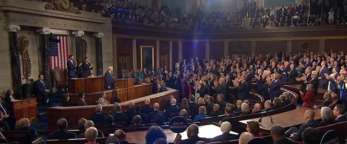 Donald Trump en su primer discurso durante su mandato como presidente de los Estados Unidos. / Telemundo.